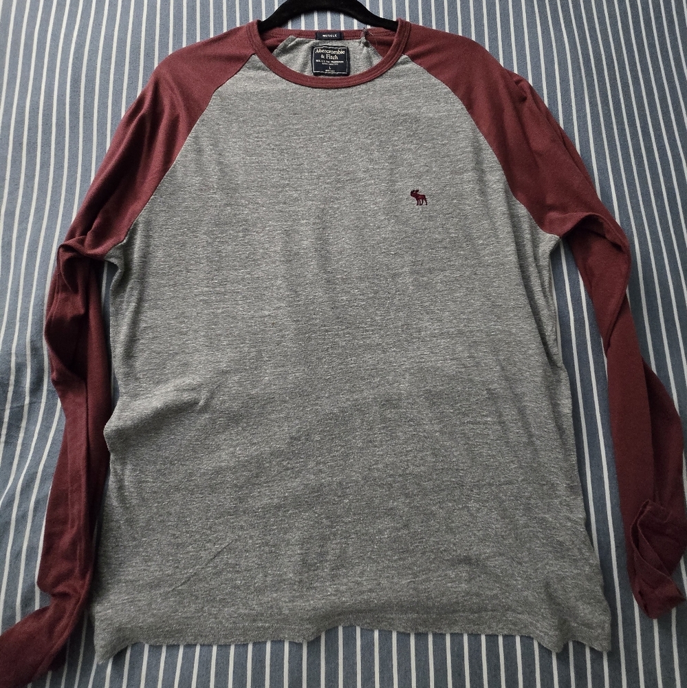 Abercrombie & Fitch Gray and Burgundy Long Sleeve Tee